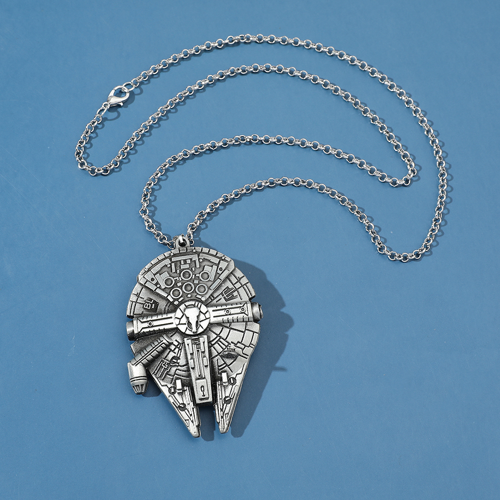 Naszyjnik z metalowym modelem  – Vintage Item recenzja i cena